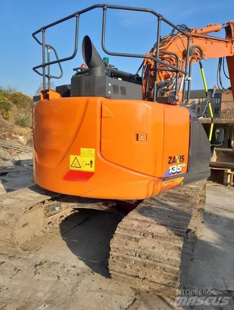 Hitachi ZX 135 US-6 Paletli ekskavatörler