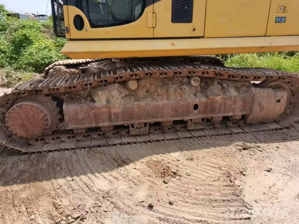 Komatsu PC 360 Paletli ekskavatörler