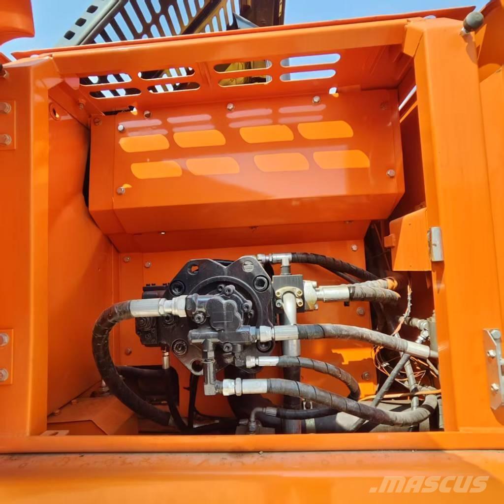 Doosan DX 225 LC Paletli ekskavatörler