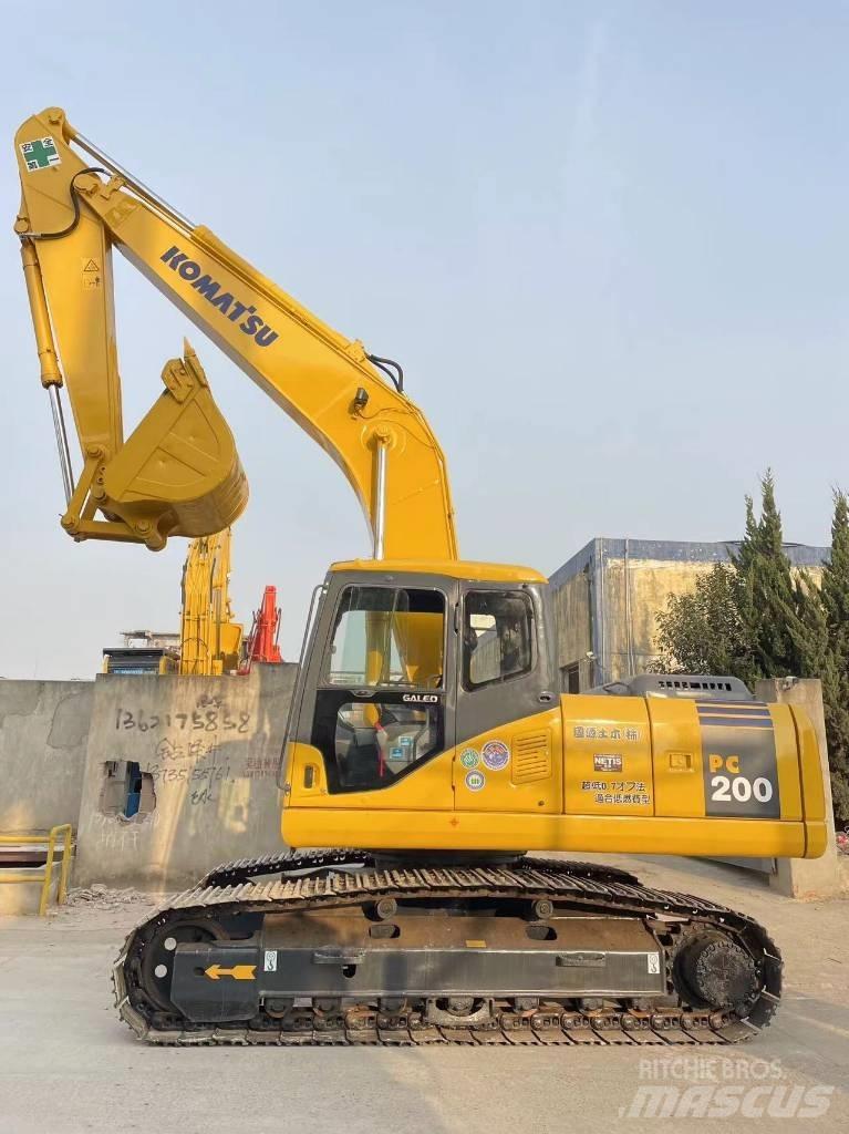 Komatsu PC 200-7 Paletli ekskavatörler