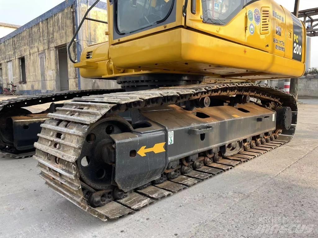 Komatsu PC 200-7 Paletli ekskavatörler