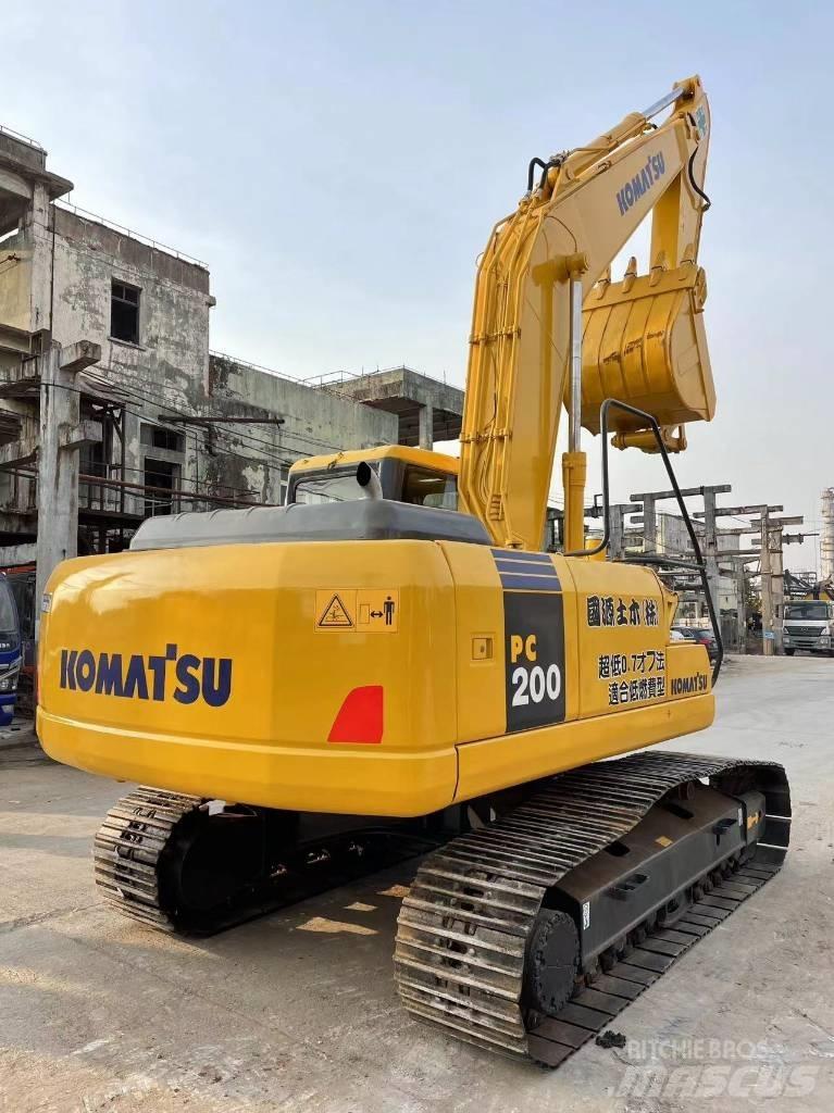 Komatsu PC 200-7 Paletli ekskavatörler