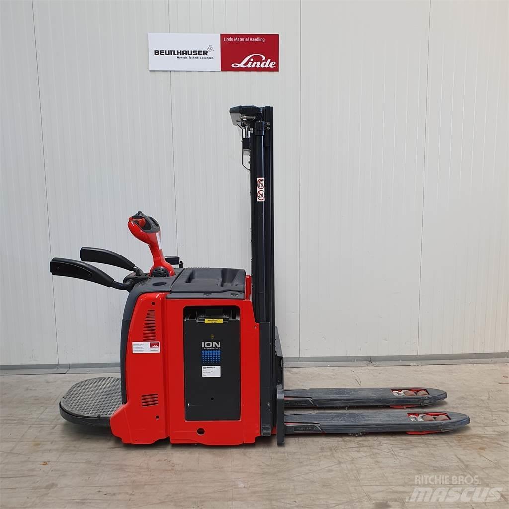 Linde D12AP Yaya kumandali istif makinasi