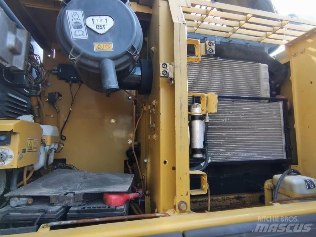 CAT 320 Midi ekskavatörler 7 - 12 t