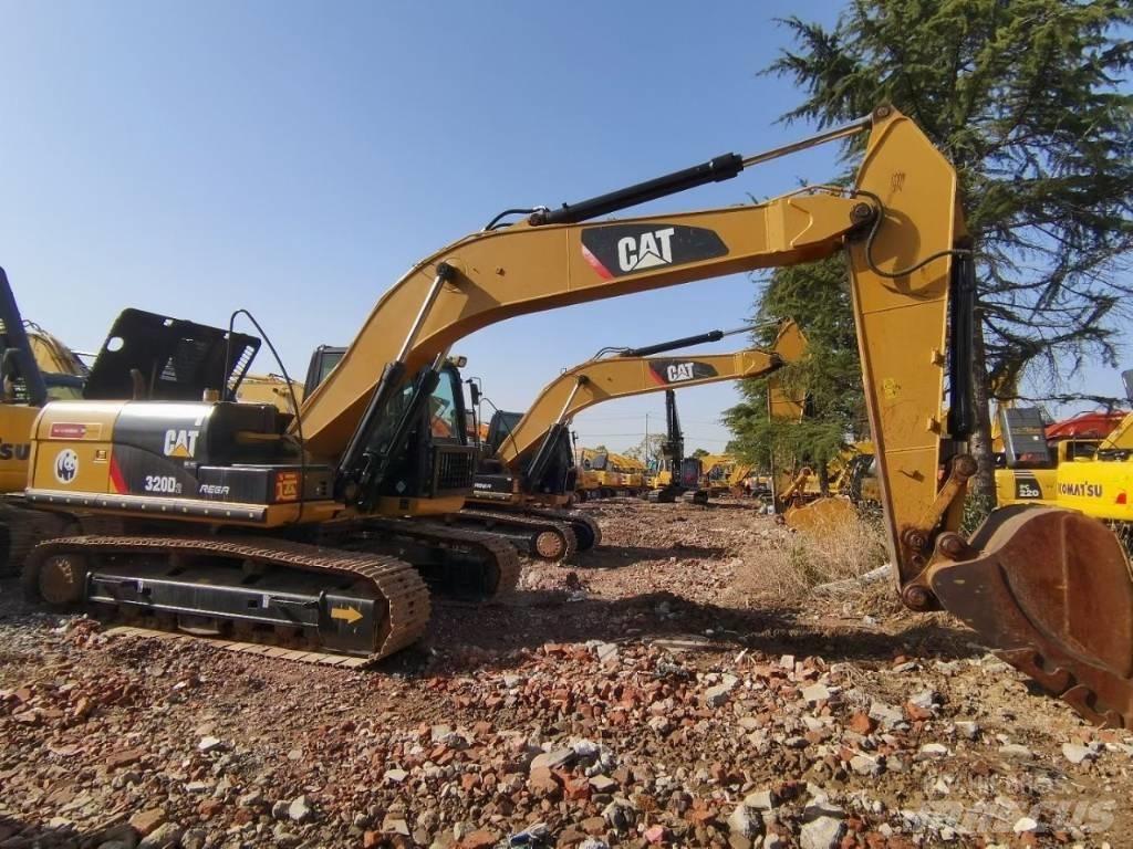 CAT 320 Midi ekskavatörler 7 - 12 t