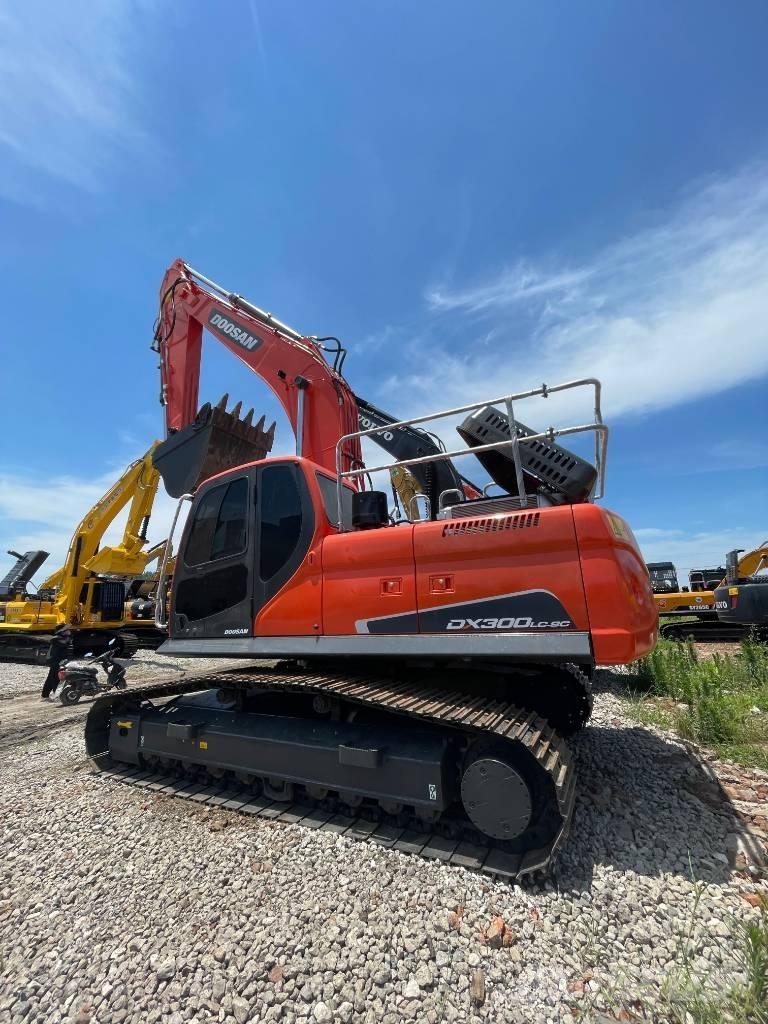 Doosan DX 300 LC Paletli ekskavatörler