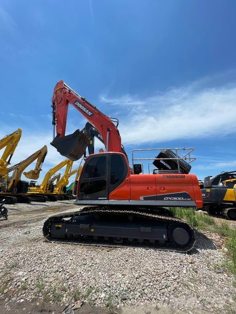 Doosan DX 300 LC Paletli ekskavatörler