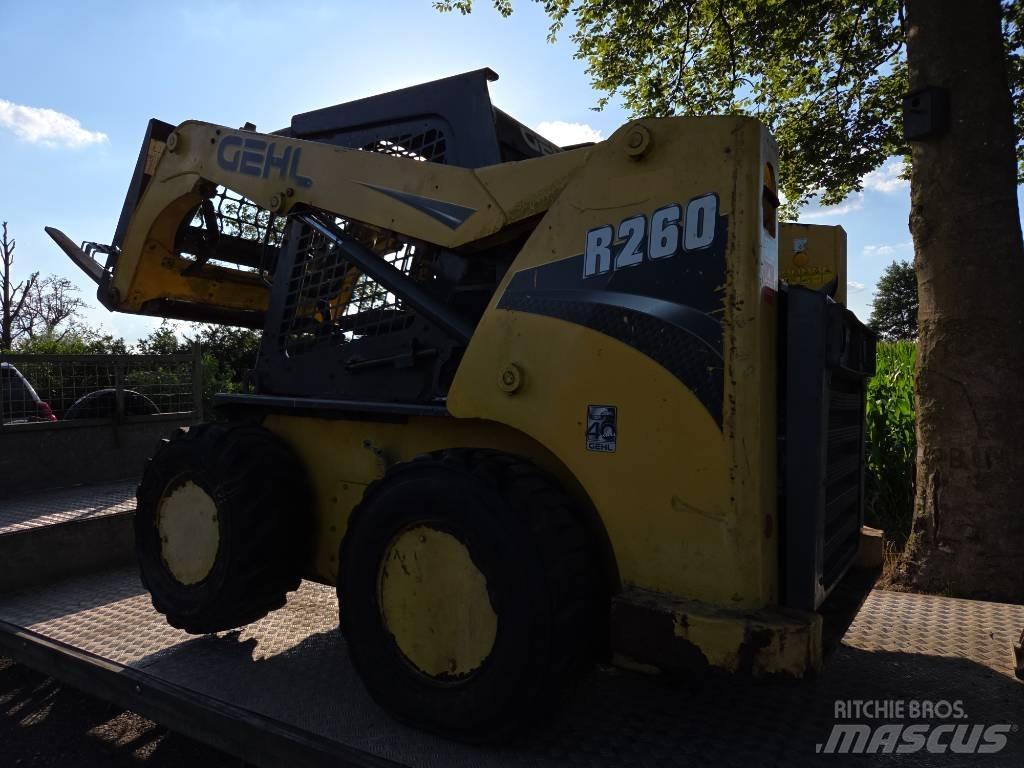 Gehl R 260 DEFECT!! Skid steer loderler