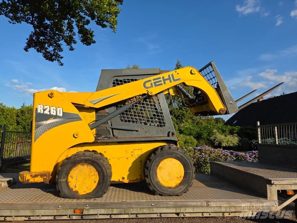 Gehl R 260 DEFECT!! Skid steer loderler
