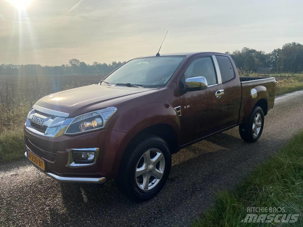 Isuzu D-MAX Pikaplar