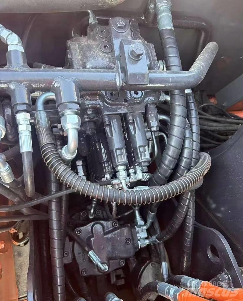 Hitachi 70 Paletli ekskavatörler