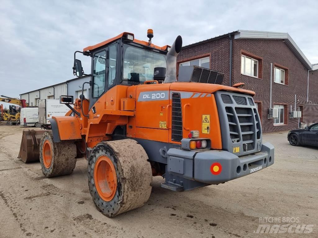 Doosan DL 200-3 Tekerlekli yükleyiciler