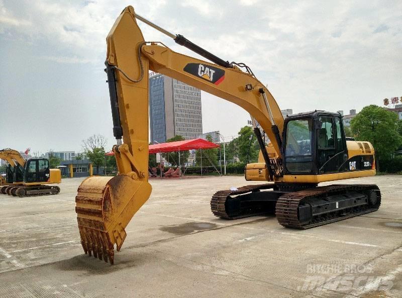 CAT 323 Paletli ekskavatörler