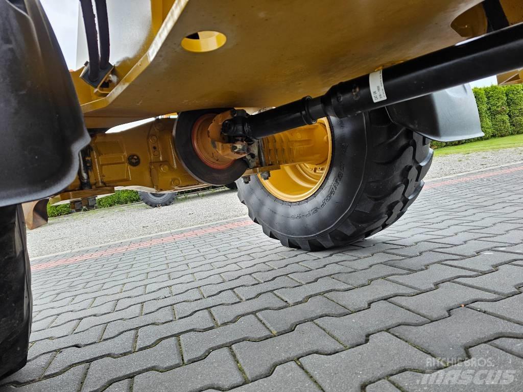 CAT 906 M Tekerlekli yükleyiciler