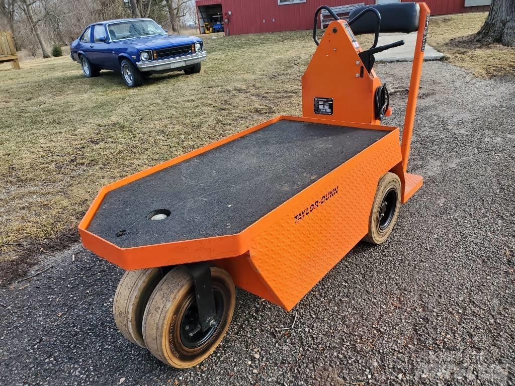 Taylor-Dunn SC100 Çekiciler