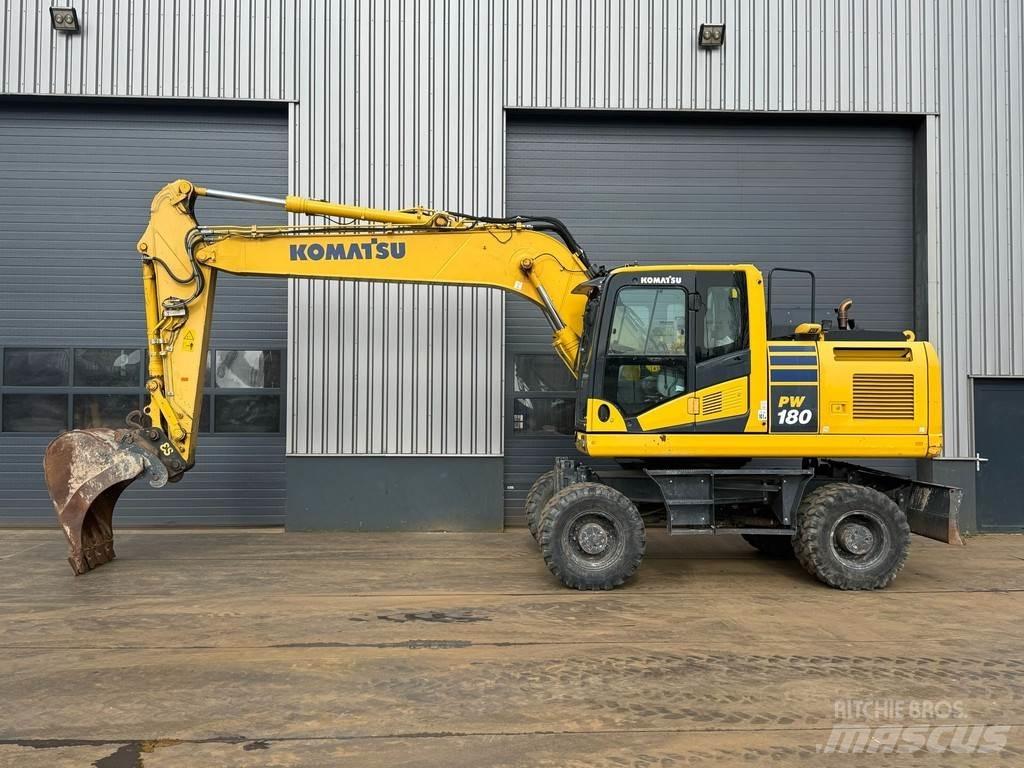 Komatsu PW180-11 Lastik tekerli ekskavatörler