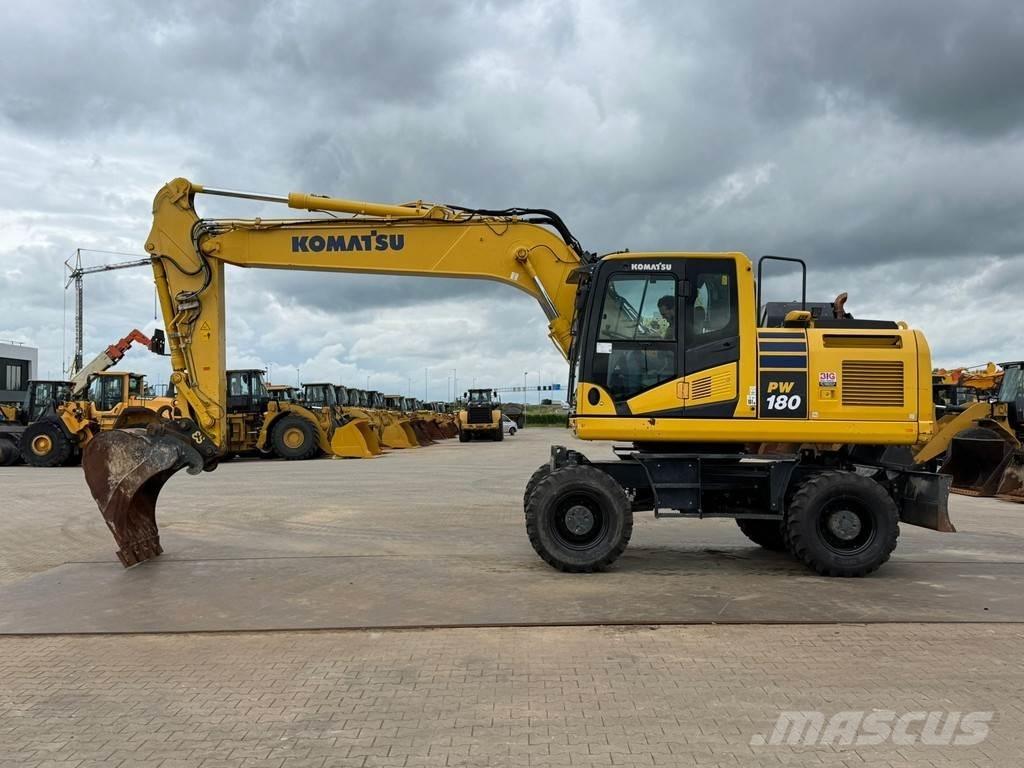 Komatsu PW180-11 Lastik tekerli ekskavatörler