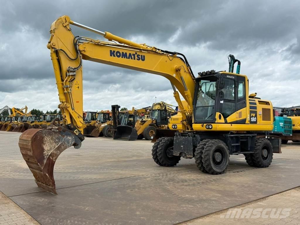Komatsu PW180-11 Lastik tekerli ekskavatörler
