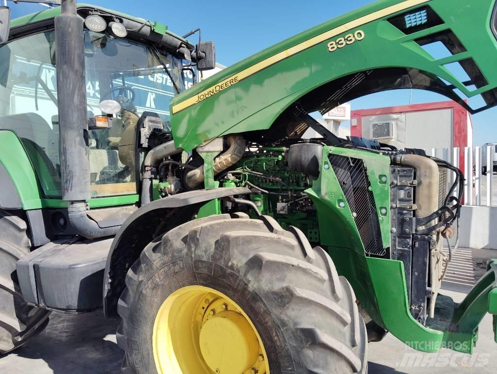 John Deere 8330 Traktörler