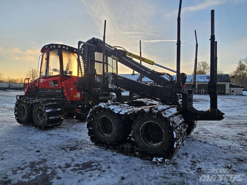 Komatsu 835 Tomruk yükleyici traktörler