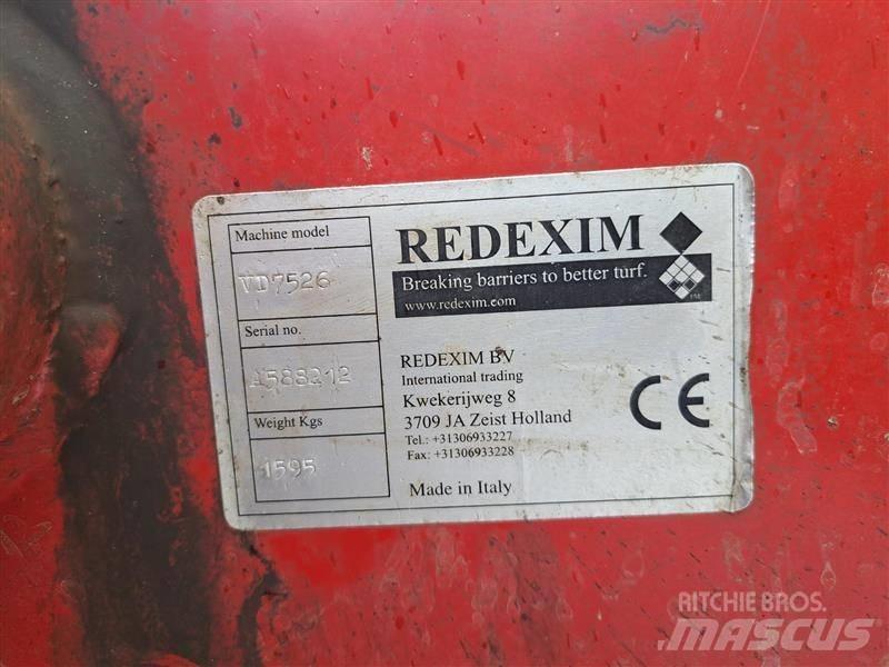 Redexim 7526 Havalandırma makineleri ve tırmıklar