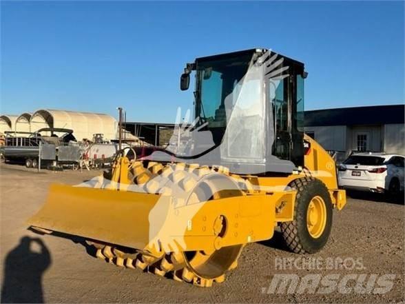 CAT CS44 Tek tamburlu silindirler