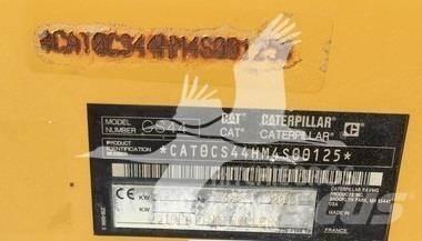 CAT CS44 Tek tamburlu silindirler