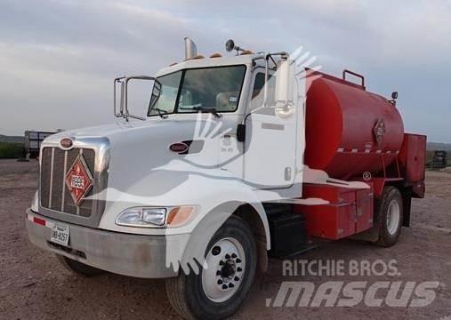 Peterbilt 335 Diger