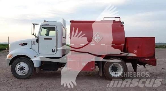 Peterbilt 335 Diger