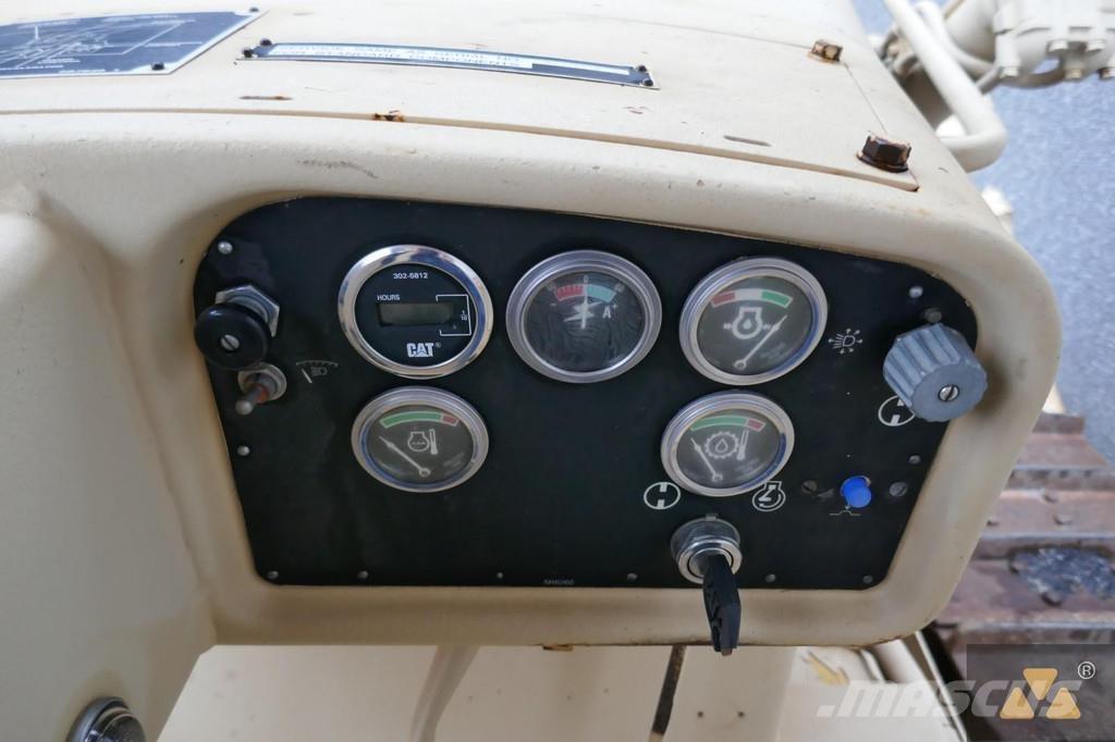 CAT D7G Ex-army Paletli dozerler