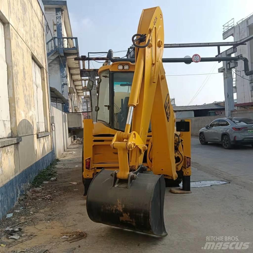 JCB 4CX Kazıcı yükleyiciler - beko loder