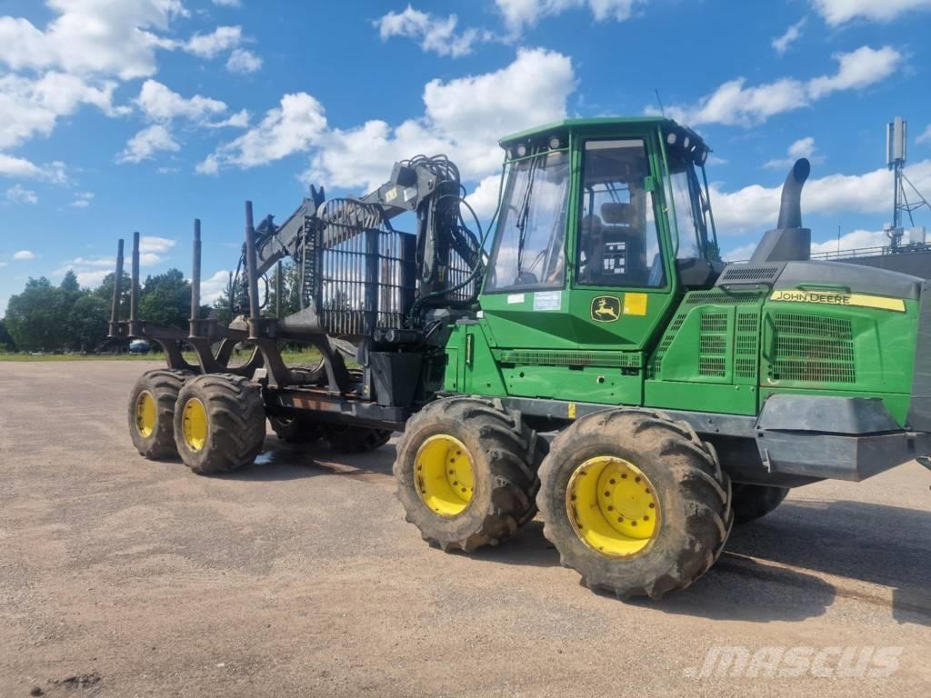 John Deere 1110G Tomruk yükleyici traktörler