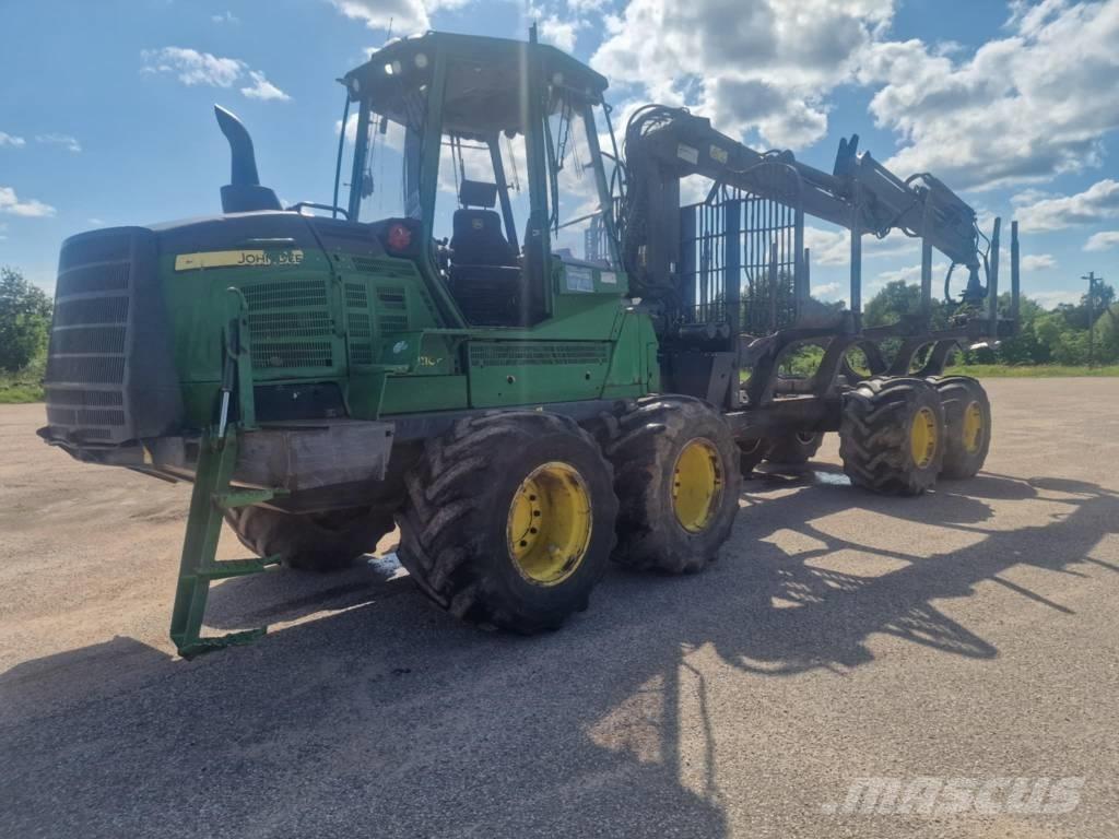 John Deere 1110G Tomruk yükleyici traktörler