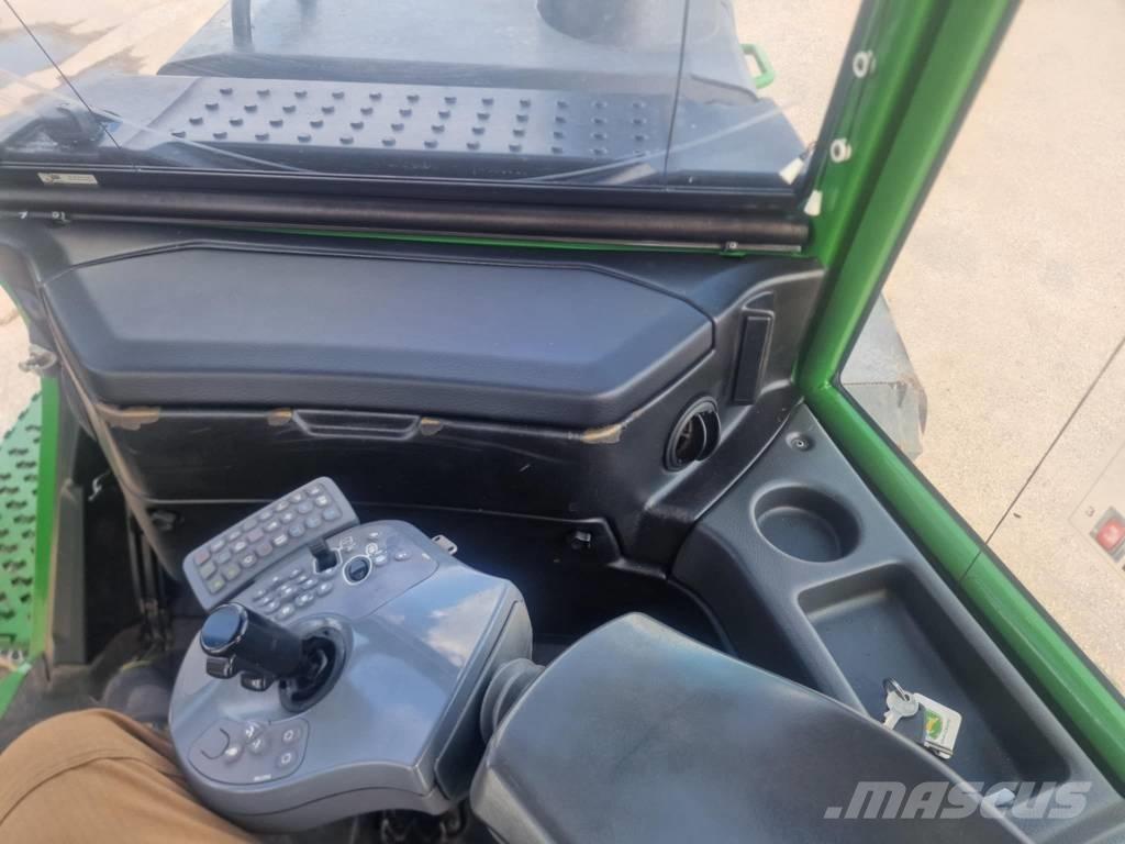 John Deere 1110G Tomruk yükleyici traktörler