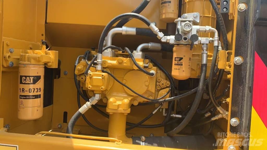 CAT 323 D L Paletli ekskavatörler