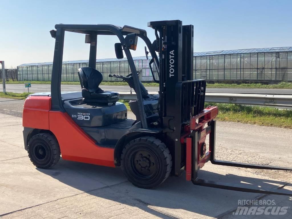 Toyota 52-8 FDF 30 Dizel forkliftler