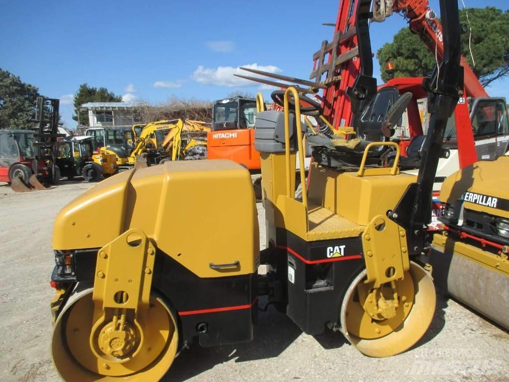 CAT CB 214 E Çift tamburlu silindirler