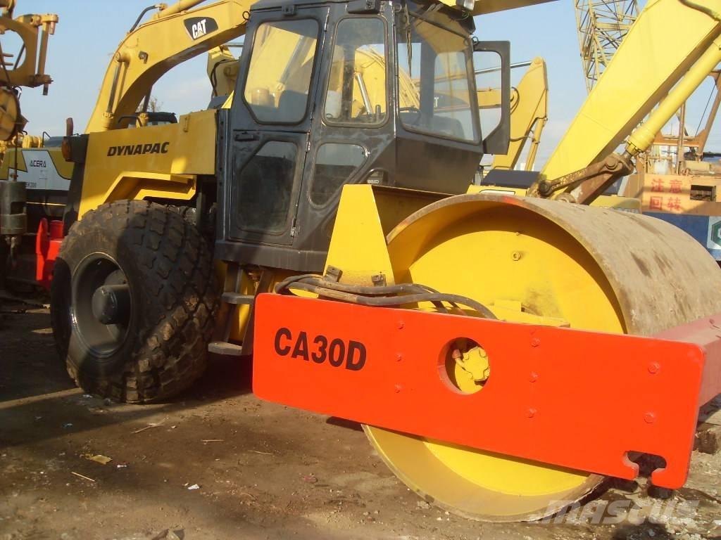 Dynapac CA 30 D Tek tamburlu silindirler