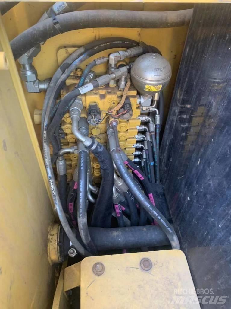CAT 305.5e2 Paletli ekskavatörler