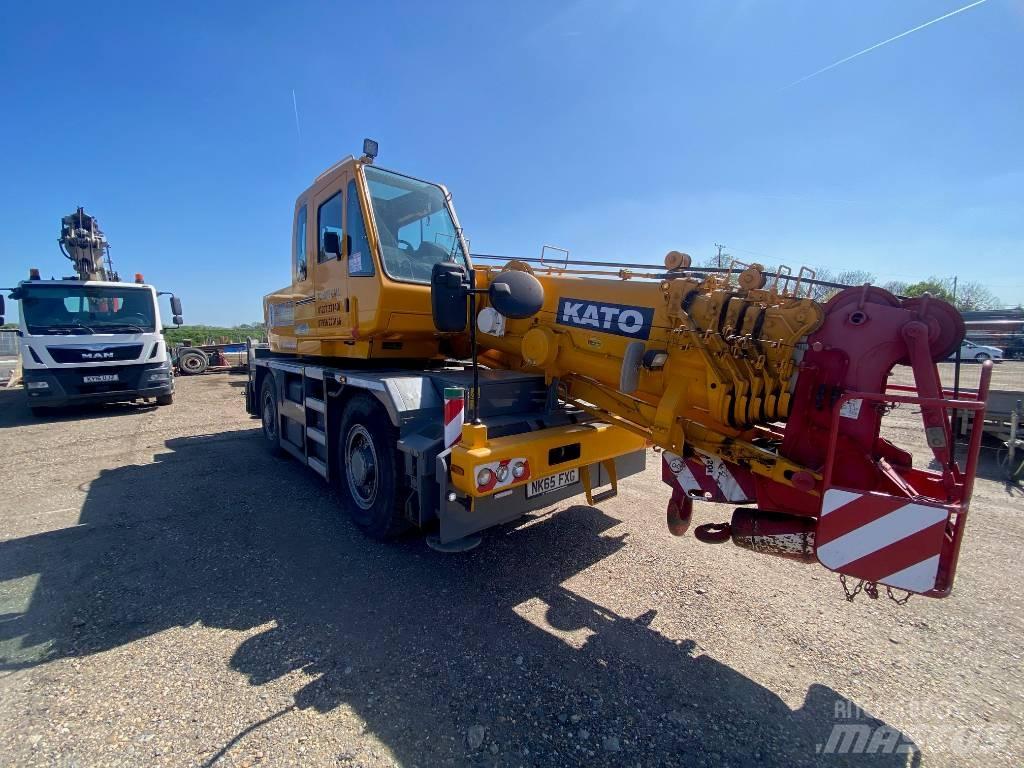 Kato CR 200 Ri Yol-Arazi Tipi Vinçler (AT)