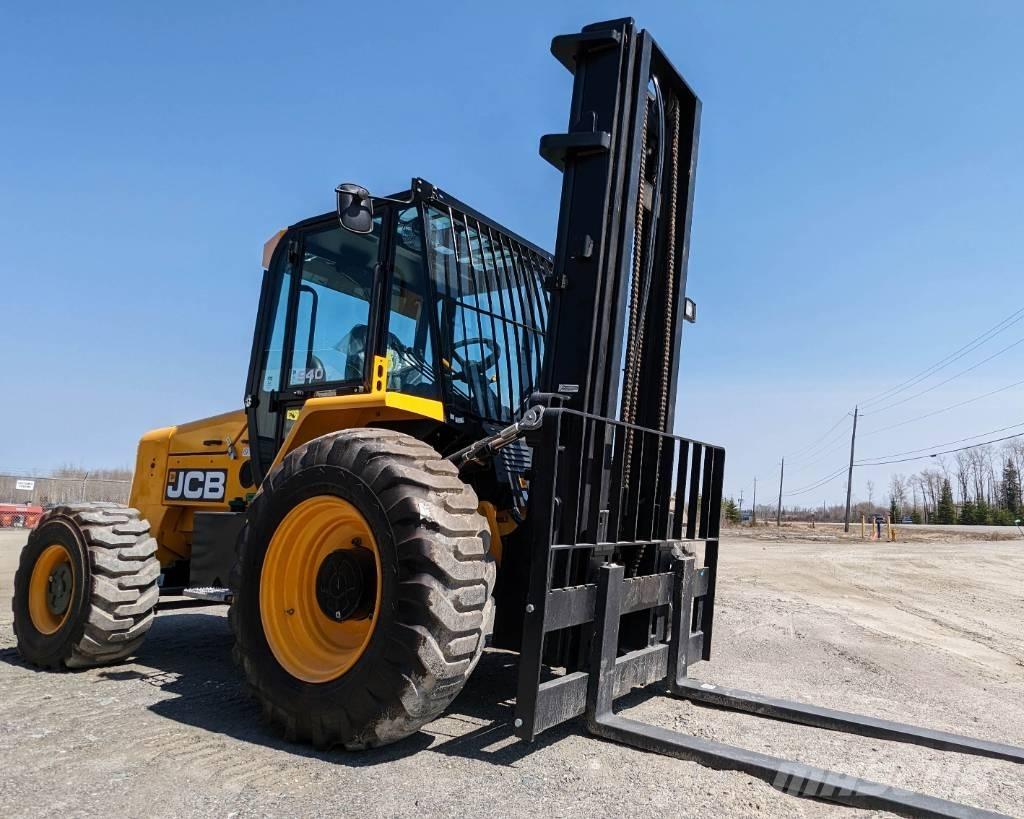 JCB 940 RTFL Arazi tipi forklift