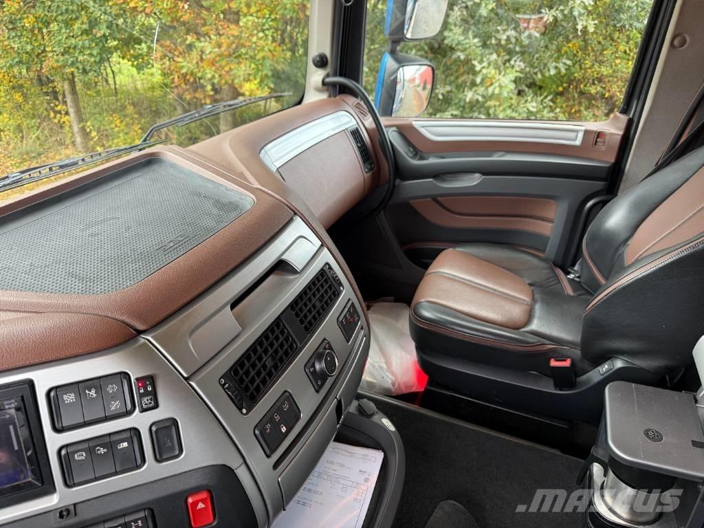 DAF XF 530 6x4 Orman makinesi taşıma kamyonları