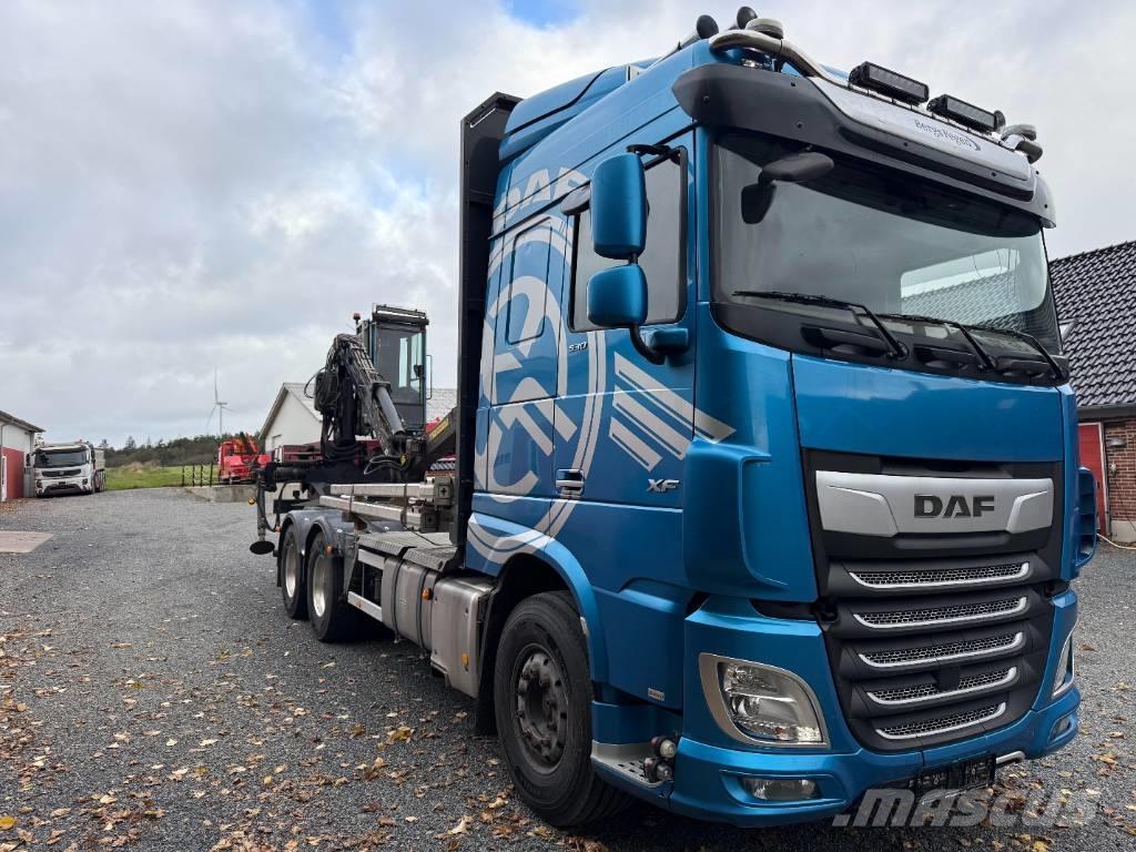 DAF XF 530 6x4 Orman makinesi taşıma kamyonları