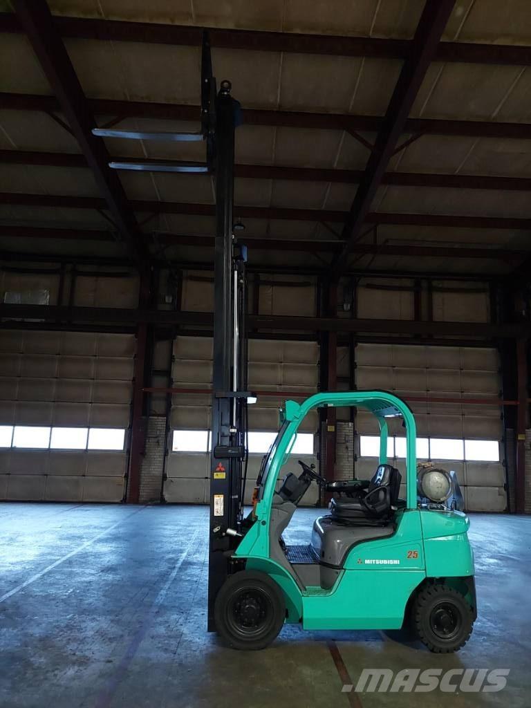 Mitsubishi FG 25 N LPG'li forkliftler