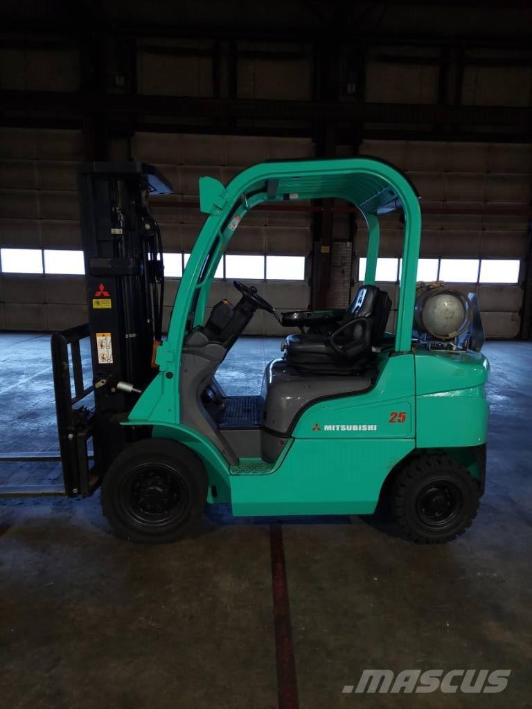 Mitsubishi FG 25 N LPG'li forkliftler