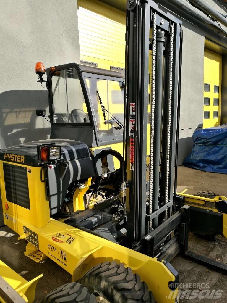 Moffett M8 35.3 Arazi tipi forklift