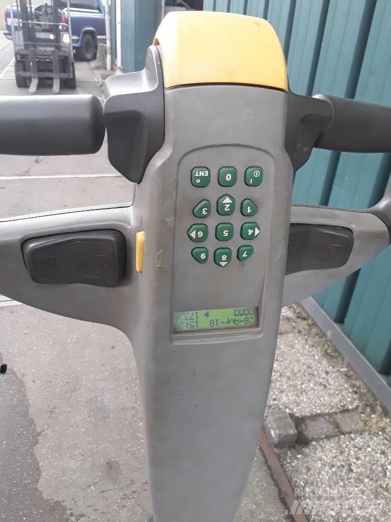 Nissan PLL160 Düsük seviye kaldirici