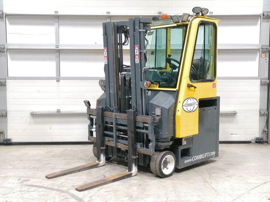 Combilift CBE2500 Sideloader - dört yönlü forkliftler