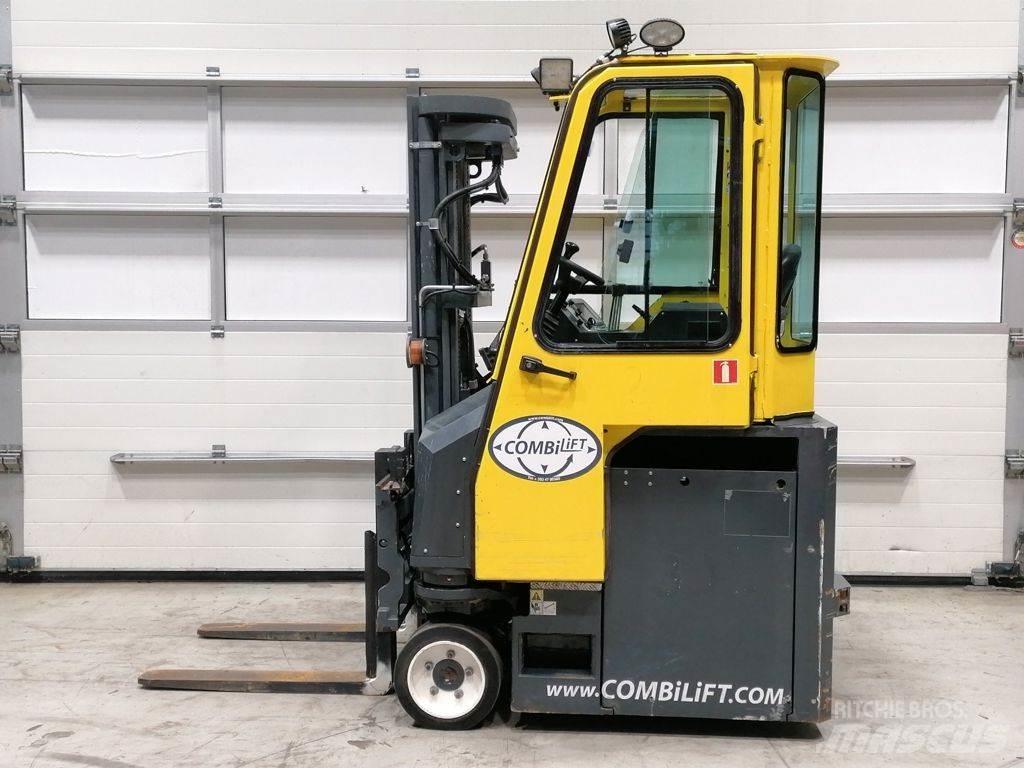 Combilift CBE2500 Sideloader - dört yönlü forkliftler