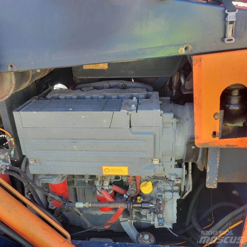 Tamrock COMMANDO 300 Sondaj kuleleri